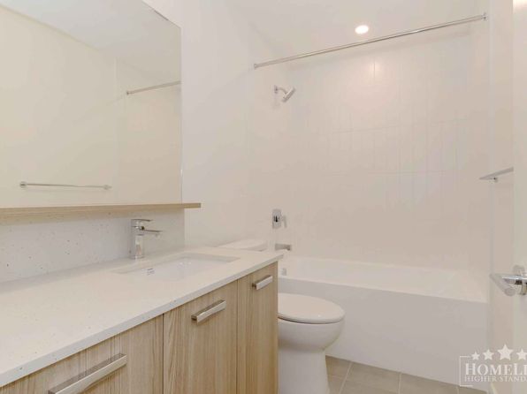 2 bedroom rental in Surrey — photo 15