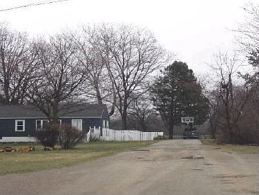4th image of 2277 McLaren St
