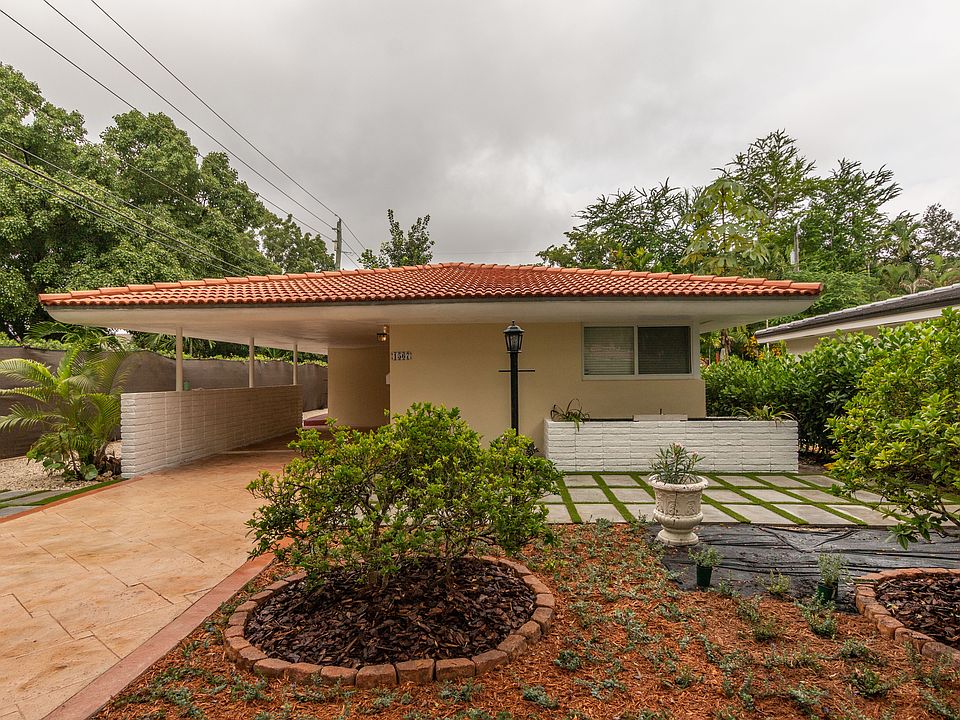 1st image of 1567 Plasentia Ave