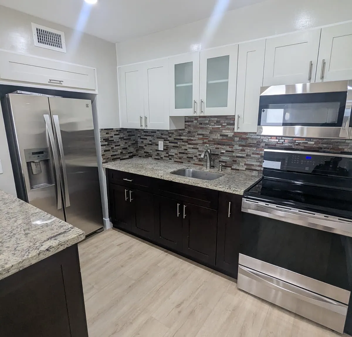 3 bed, 988 sqft, $3,000 — Photo 3