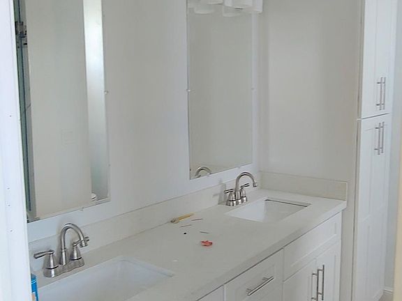 3rd image of 406 Calle Limon