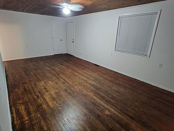 4th image of 2418 Guernsey Dell Ave