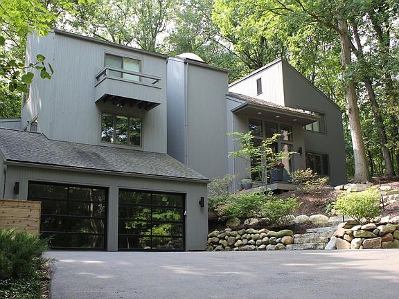 2nd image of 192 Riverview Ct