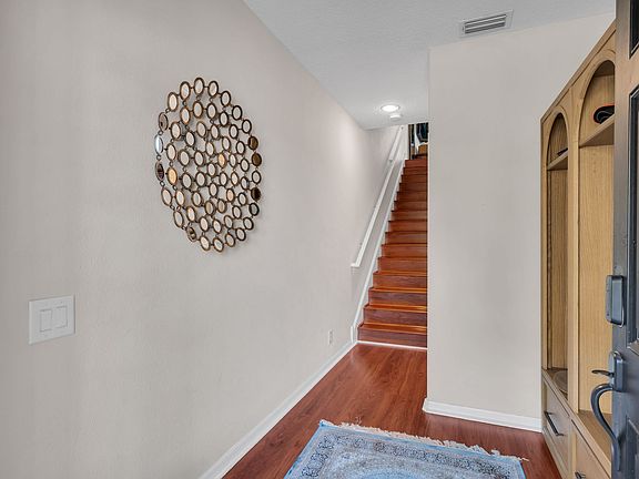 4th image of 1127 Venetian Harbor Dr NE