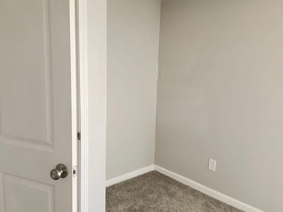 3rd image of 911 Laredo St #2