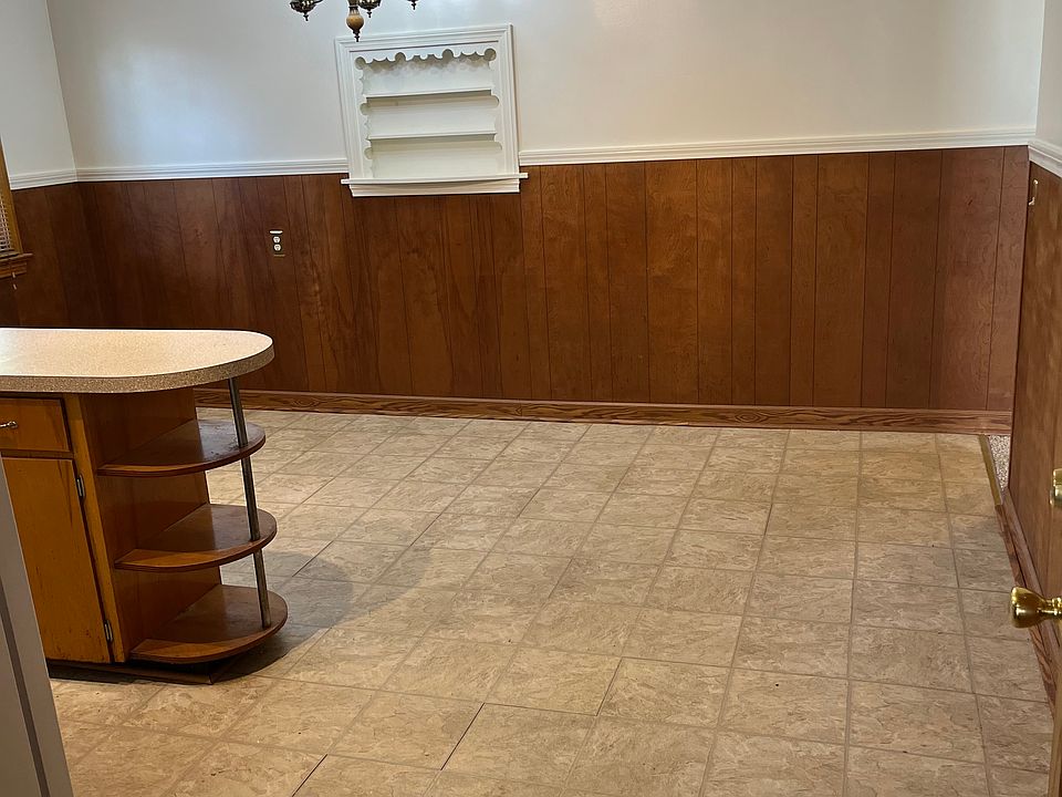 Dining area in kitchen