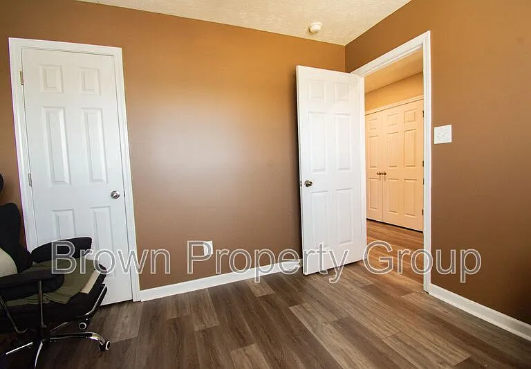 4918 Yorkchester Dr — Photo 23