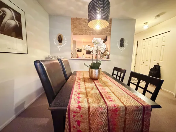 8611 General Currie Rd #307, Richmond, BC V6Y 3W4