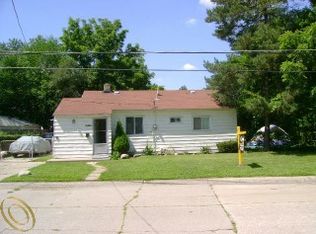 31852 Bay Ct, Westland, MI 48186
