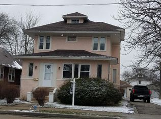 821 S McAlister Ave, Waukegan, IL 60085