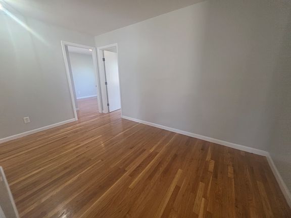 5th image of 107 Tichenor St Floor 3