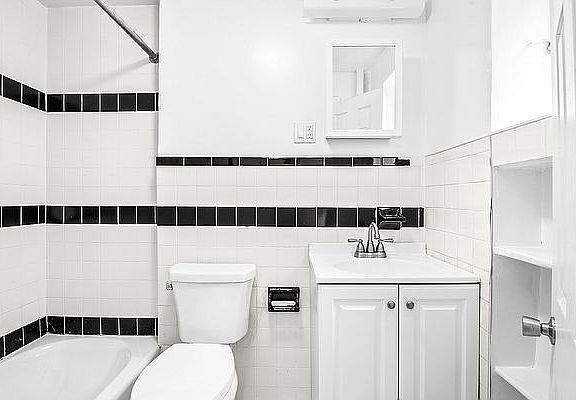 4th image of 135 Atlantic Ave APT 6