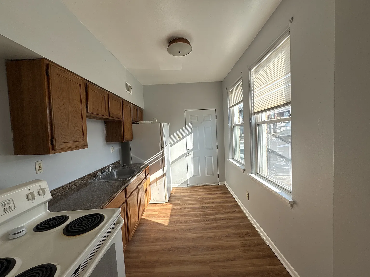 712 Russellwood Avenue - 3 - 2... — Photo 4