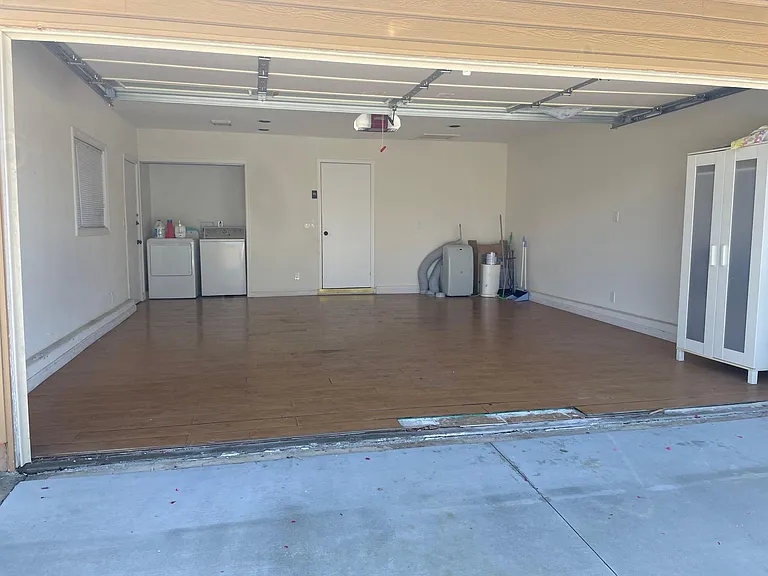2506 E Athens Ave — Photo 11