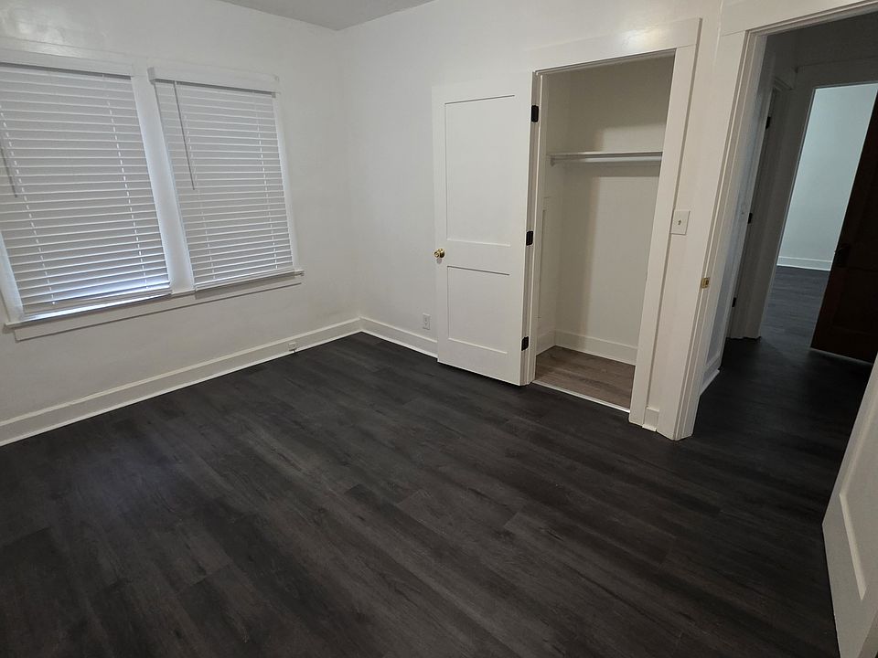 bedroom with closet