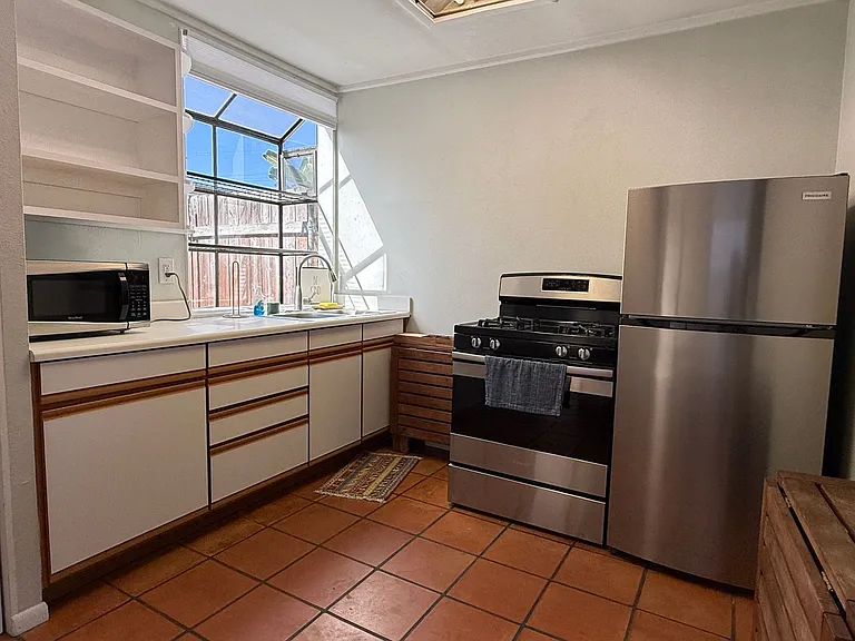 4464 1/2 Figueroa Blvd — Photo 9
