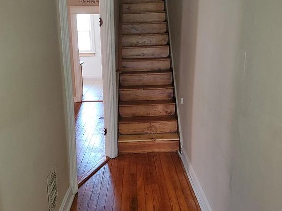 5th image of 242 W Side Ave #1