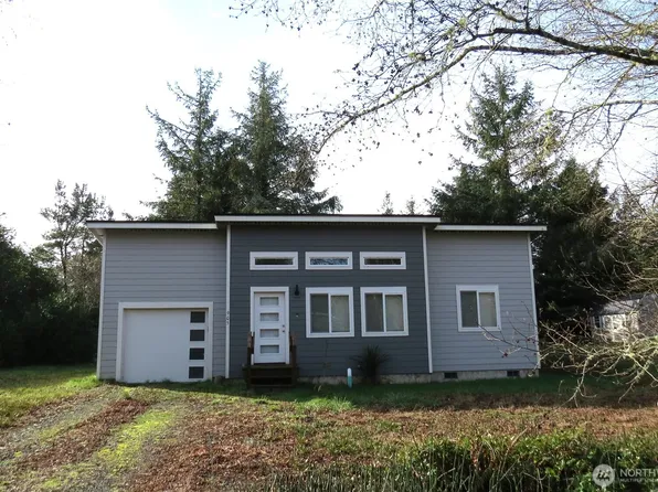 905 Wawona Avenue SW, Ocean Shores, WA 98569