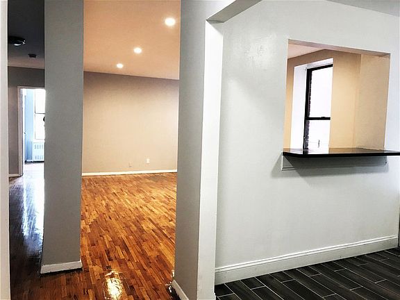 5th image of 940 Bronx Park S APT 2G