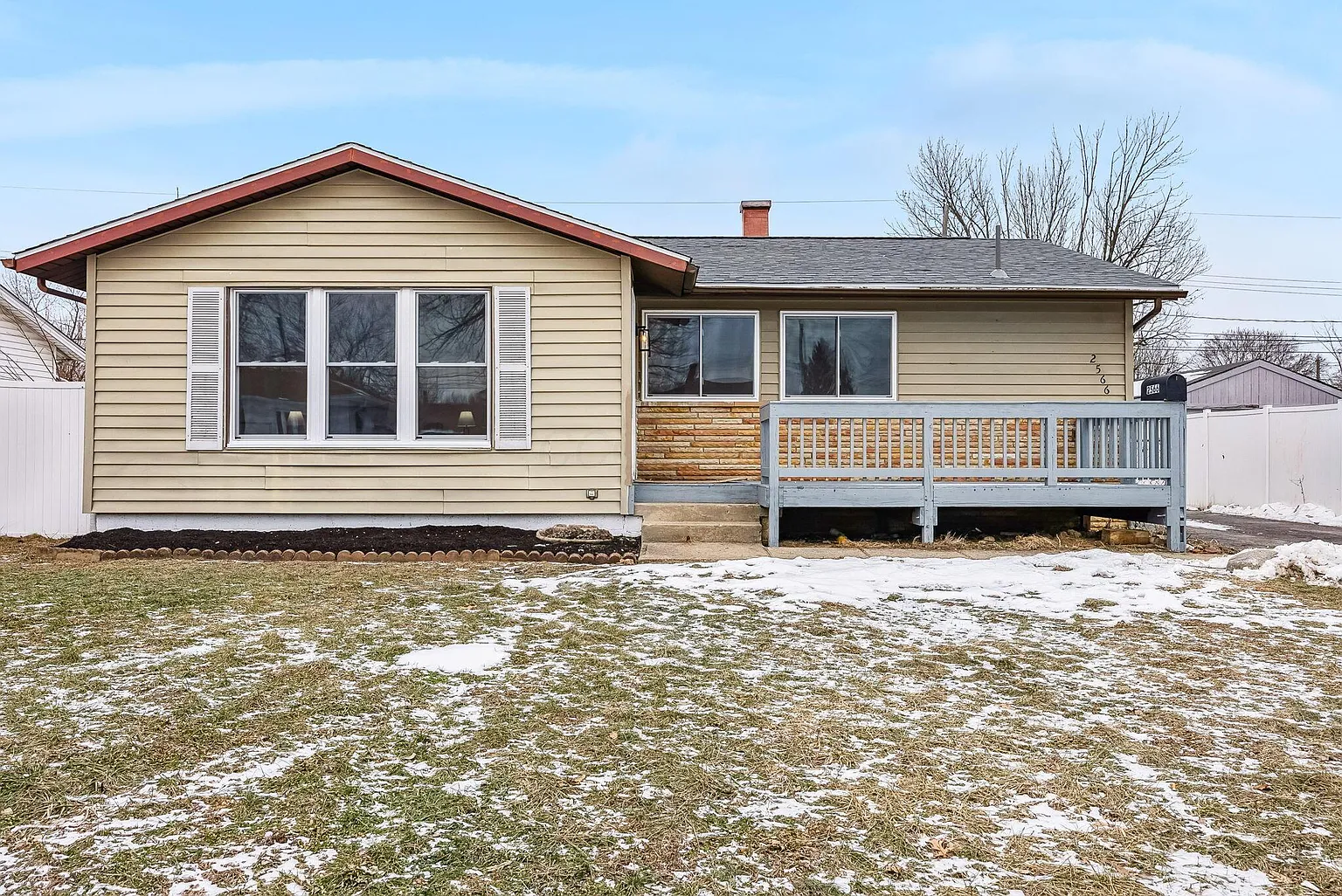 2566 Regina Ave photo 1