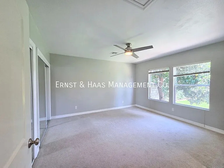 1926 Daisy Ave — Photo 21