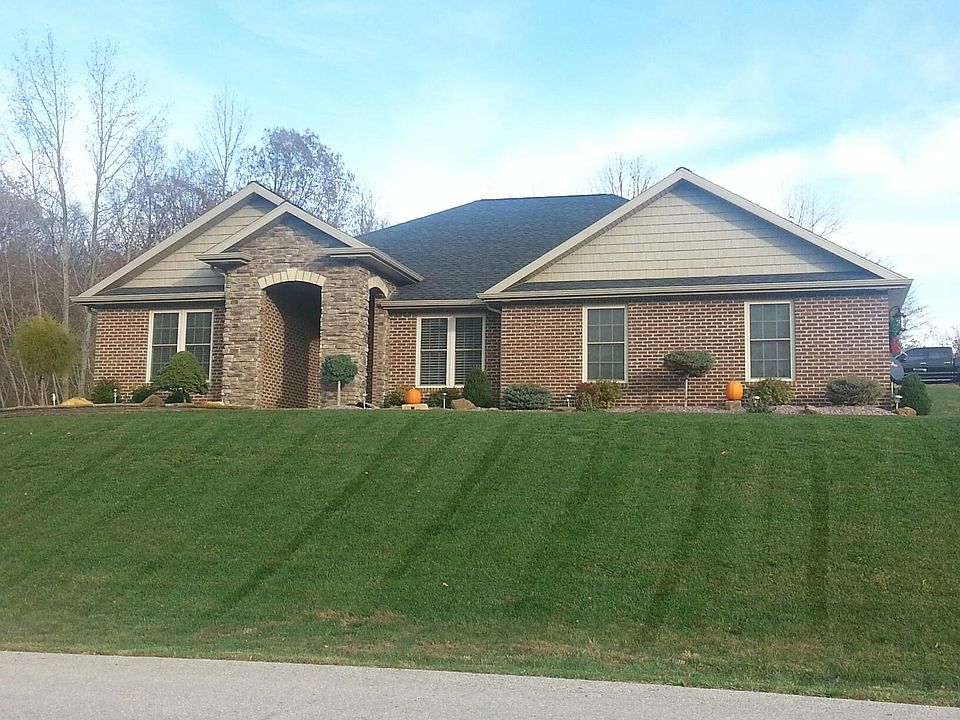 1st image of 602 E Rose Bowl