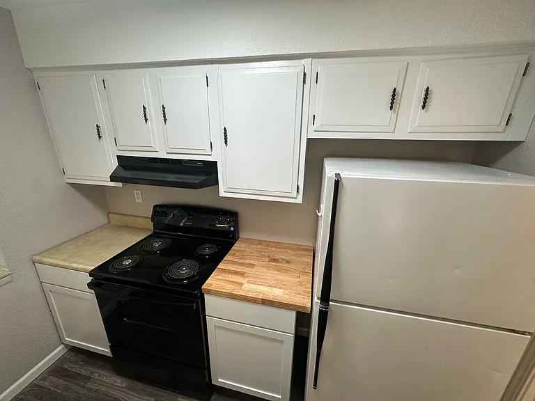 1201 Ada St — Photo 11