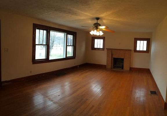 2nd image of 1305 E Unaka Ave