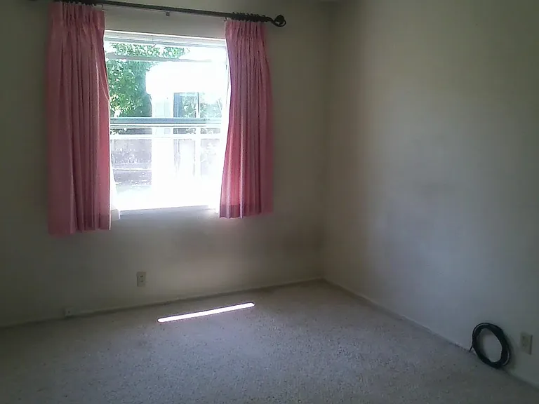 3354 Fowler Ave — Photo 4