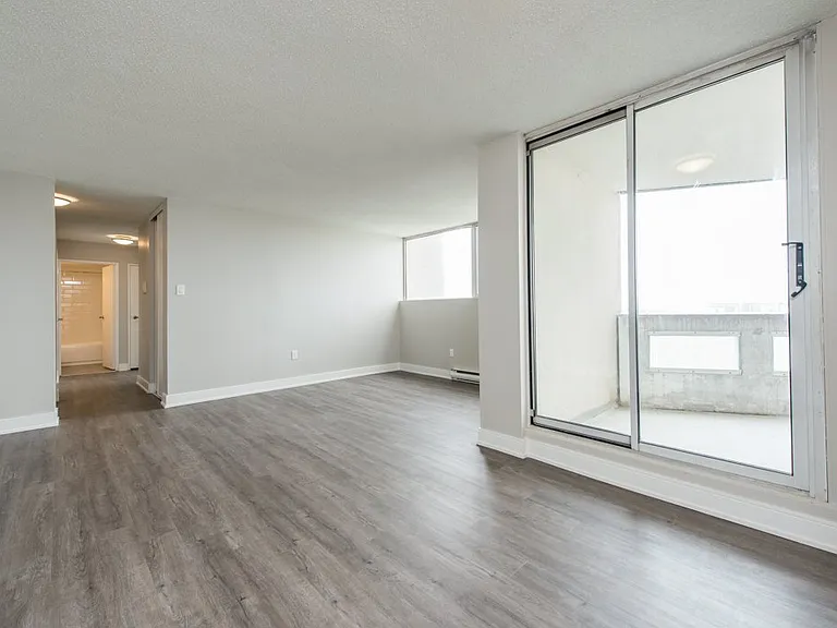 220 Steeles Ave W #A — Photo 9