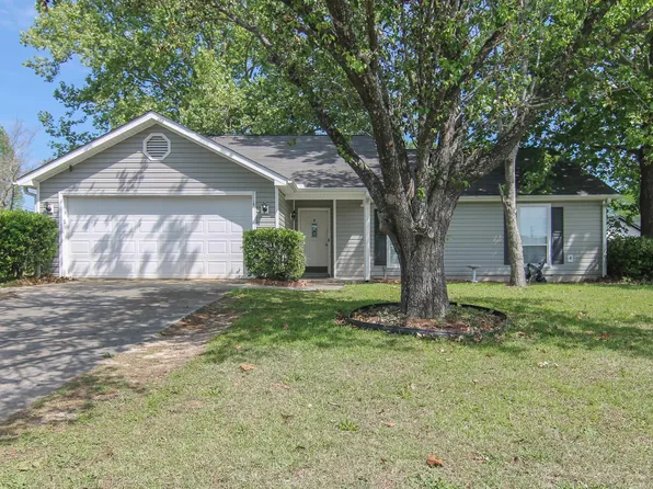 604 Gateway Dr, Bonaire, GA 31005