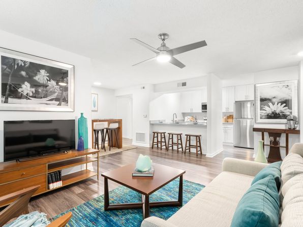 101 S Old Coachman Rd #304