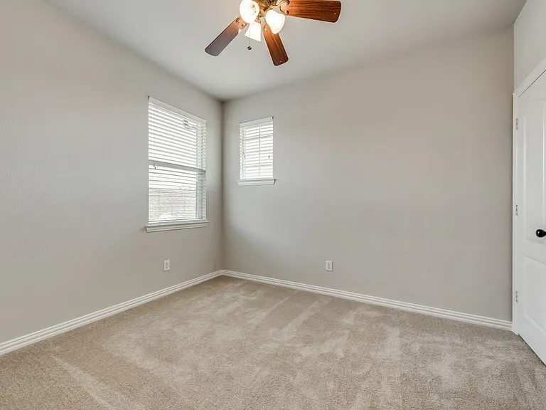 1709 Belton Dr — Photo 18