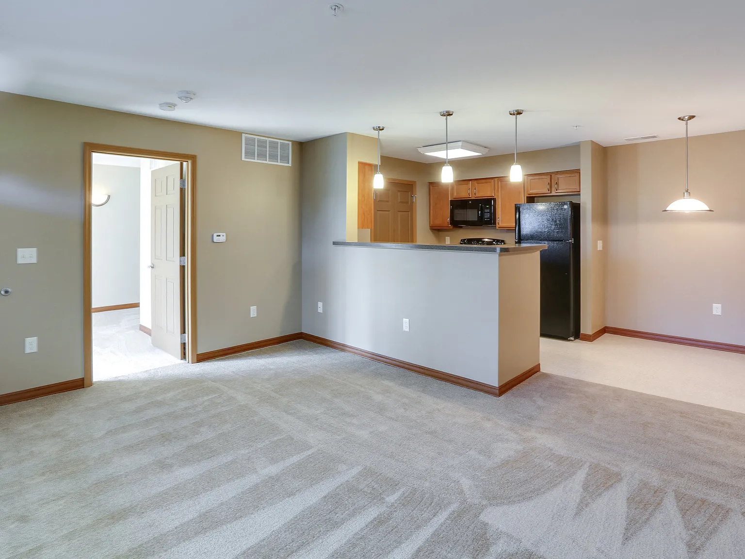 Deer Lakes Apartments — Photo 3