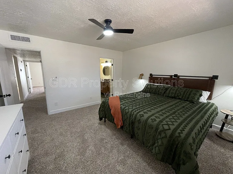 520 Ortiz Dr NE — Photo 19