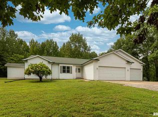 5247 Saline River Rd, Marion, IL 62959