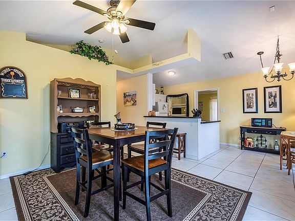 5th image of 690 Floral Ln