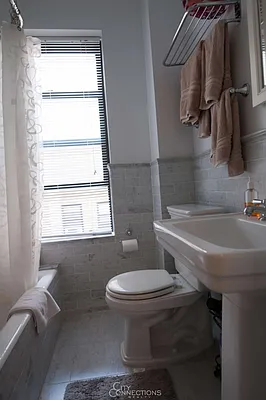 Rented by City Connections Realty | media 32