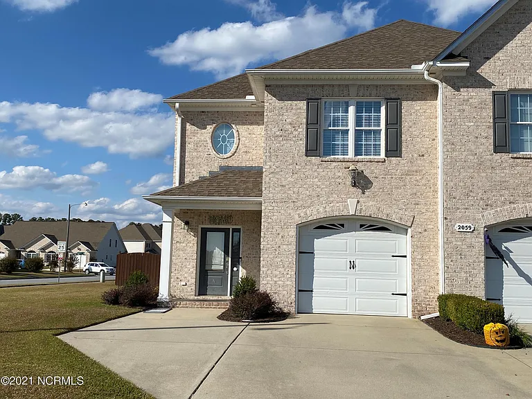 2059 A Cambria Dr — Photo 1