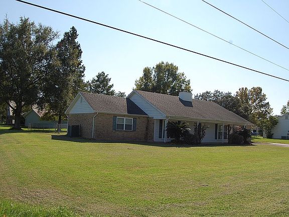 3rd image of 206 Louisiana Dr