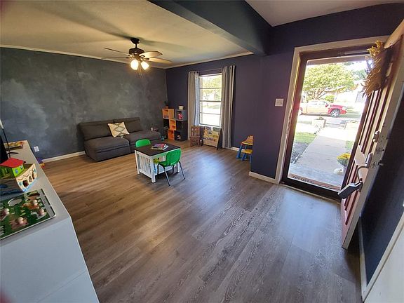 4th image of 2408 Lovell Dr
