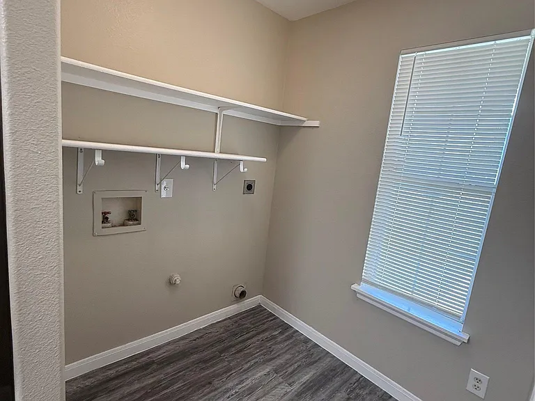 203 Marvin Cv — Photo 13