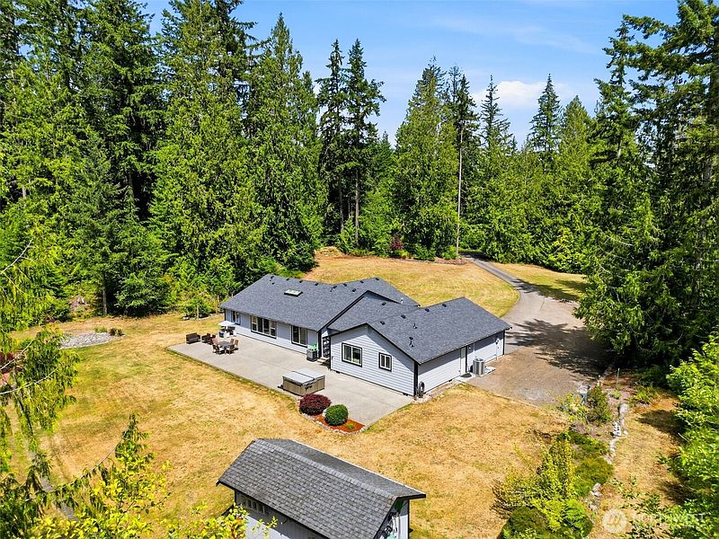 3rd image of 1570 SW Lake Flora Road