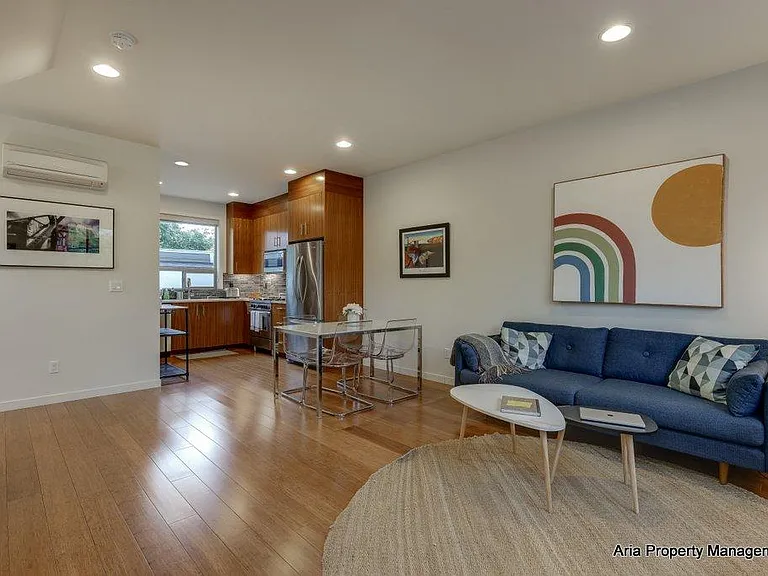 163 SE 13th Ave — Photo 13