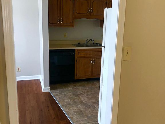 4th image of 378 Woodtrace Dr