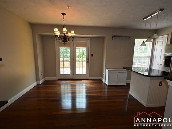 5th image of 702 Pine Drift Dr