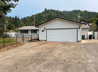 47713 W 1st St, Oakridge, OR
