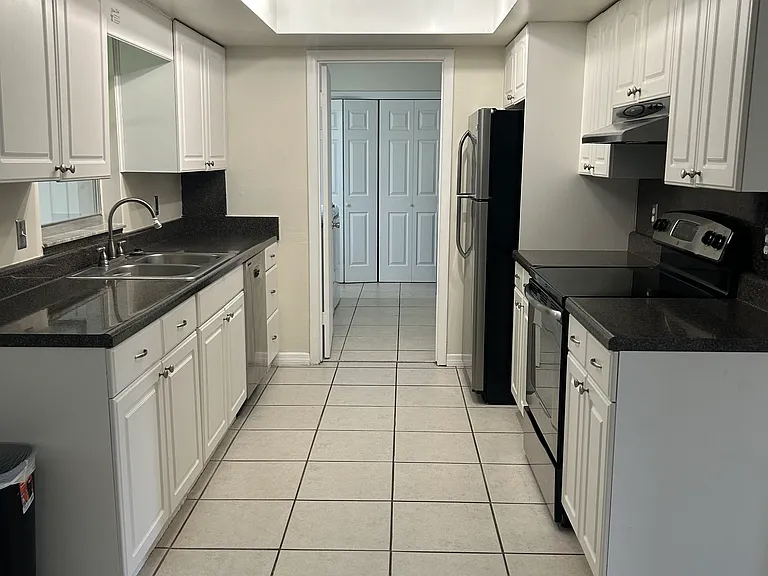 560 Lake August Dr — Photo 10