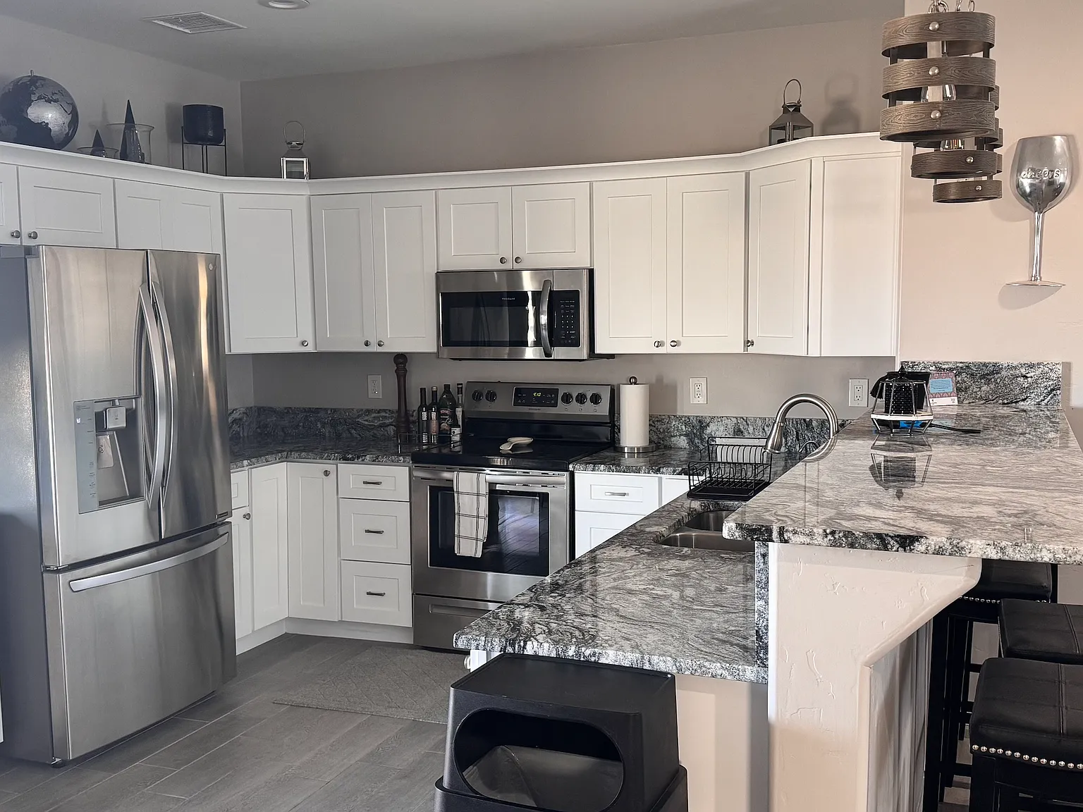 3 bed, 1419 sqft, $2,649 — Photo 2