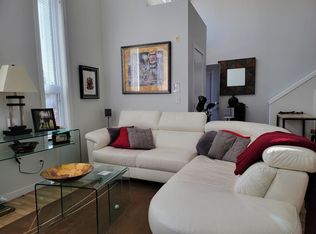 1550 Dickson Ave #6, Kelowna, BC V1Y 9Y8